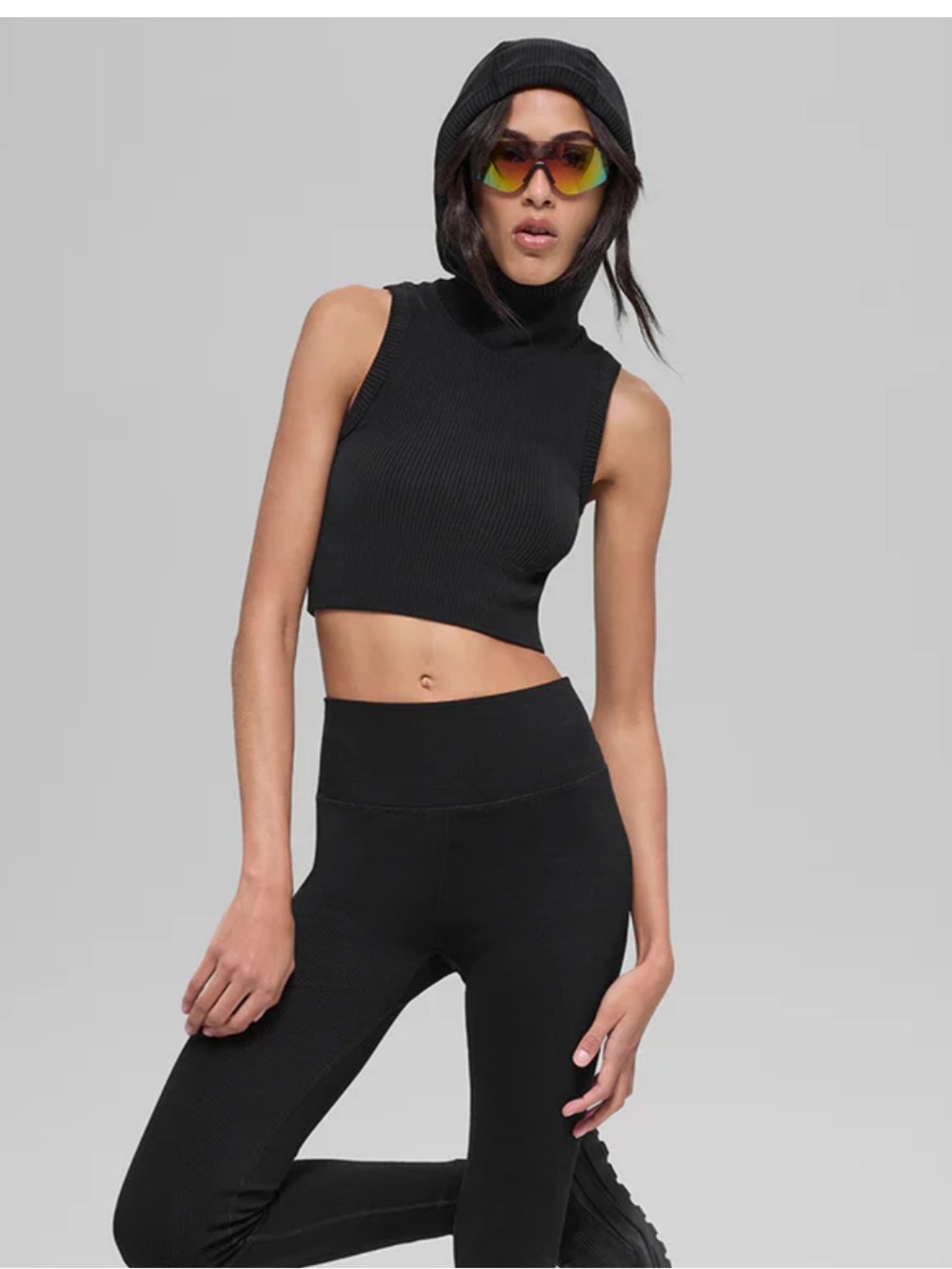 Alo Yoga Seamless Two Tone Rib Hooded Vest - Picture 9 of 9